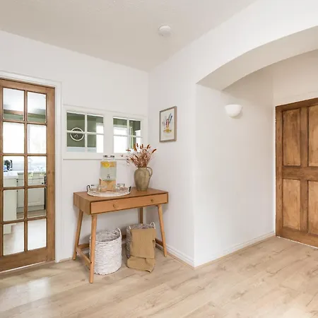Central Malham Wellbeing Escape, 5-Bed House With Yoga Studio Exterior photo