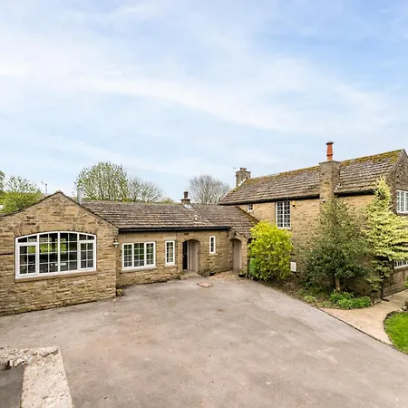 Central Malham Wellbeing Escape With Hot Tub & Yoga Studio Sleeps 10 Exterior photo
