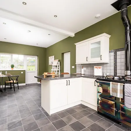 Central Malham Wellbeing Escape With Hot Tub & Yoga Studio Sleeps 10 Exterior photo