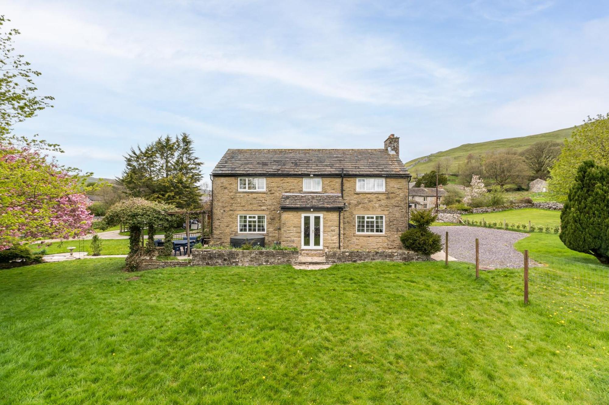 Wellbeing Escape, 5-bed House With Yoga *