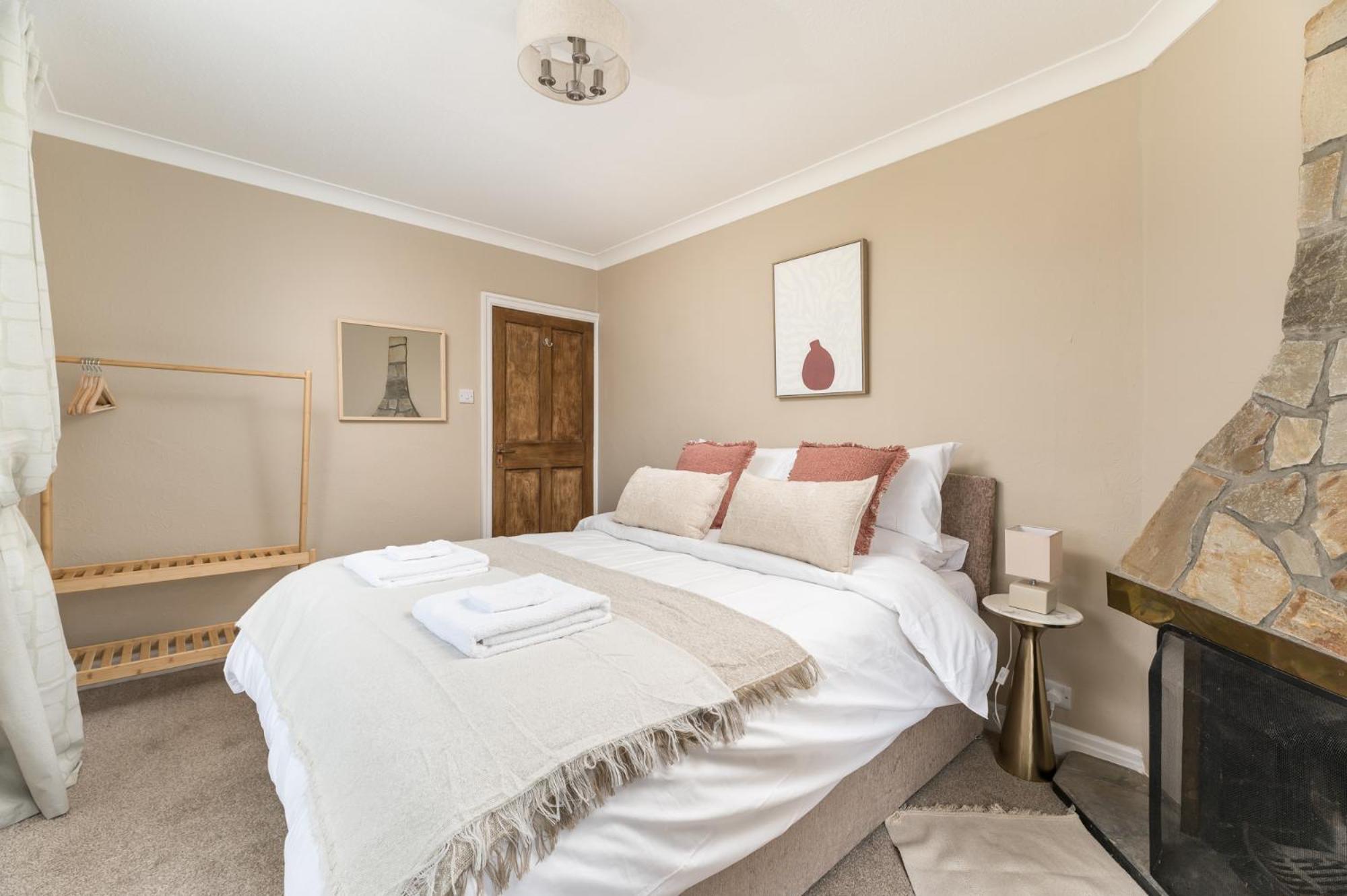 Wellbeing Escape With Hot Tub & Yoga Sleeps 10 Holiday home Malham