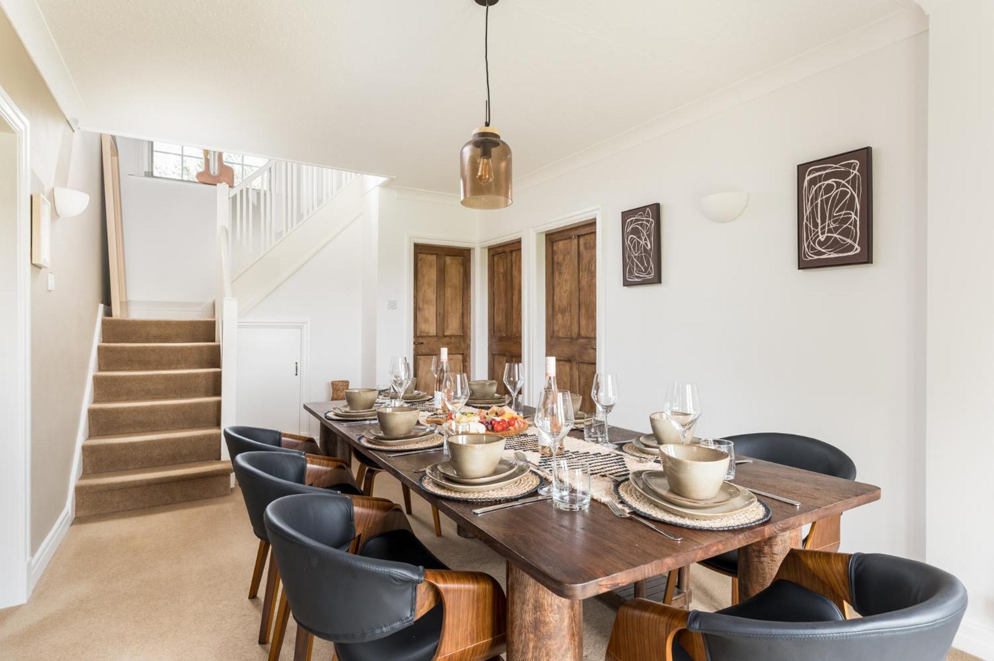 Holiday home Wellbeing Escape With Hot Tub & Yoga Sleeps 10