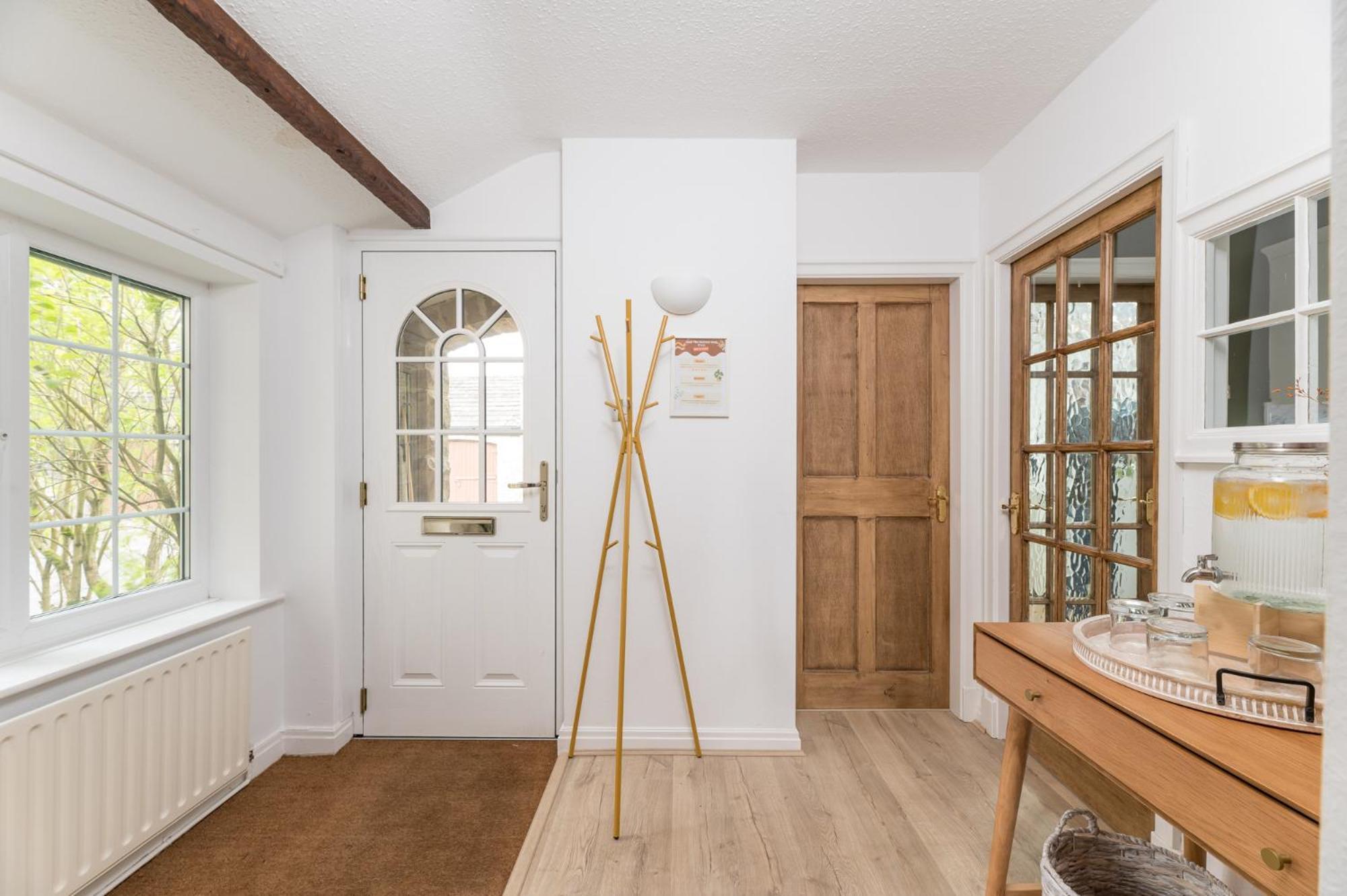 Wellbeing Escape, 5-bed House With Yoga *