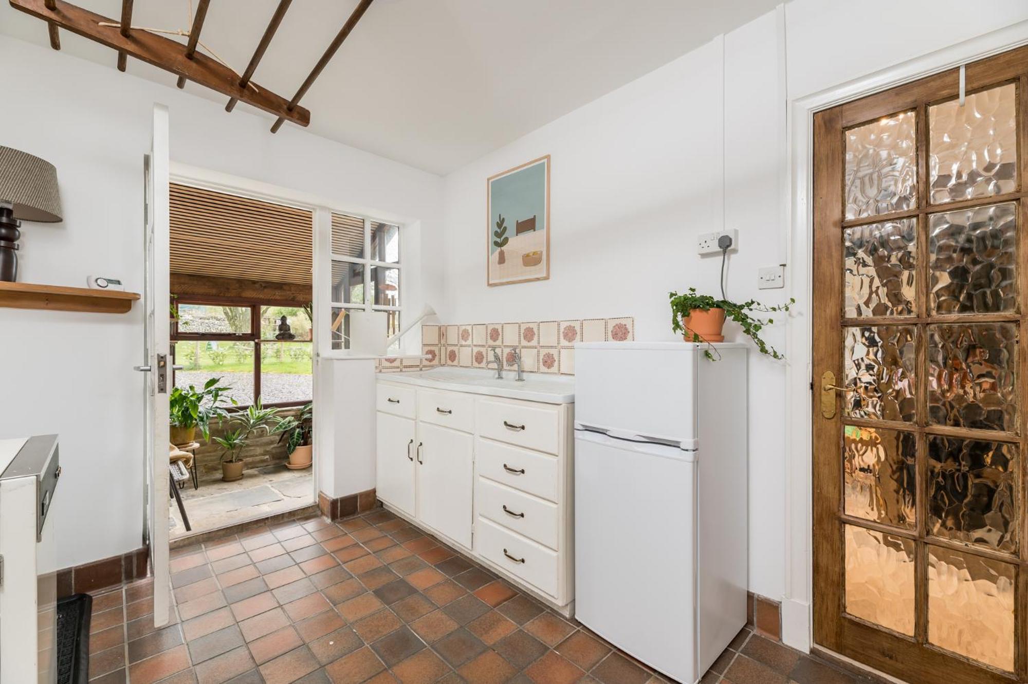 Wellbeing Escape With Hot Tub & Yoga Sleeps 10 Holiday home